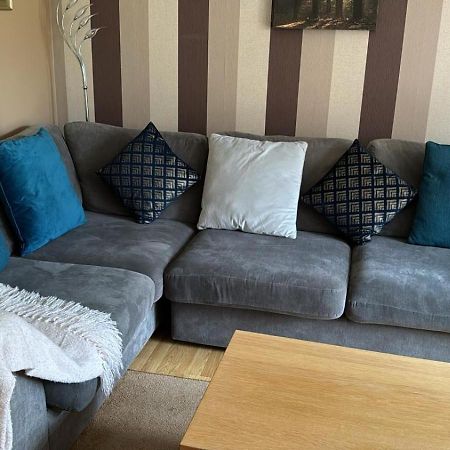 Vila Huntingdon Walk To Town Centre, Cosy, Free Parking Exteriér fotografie