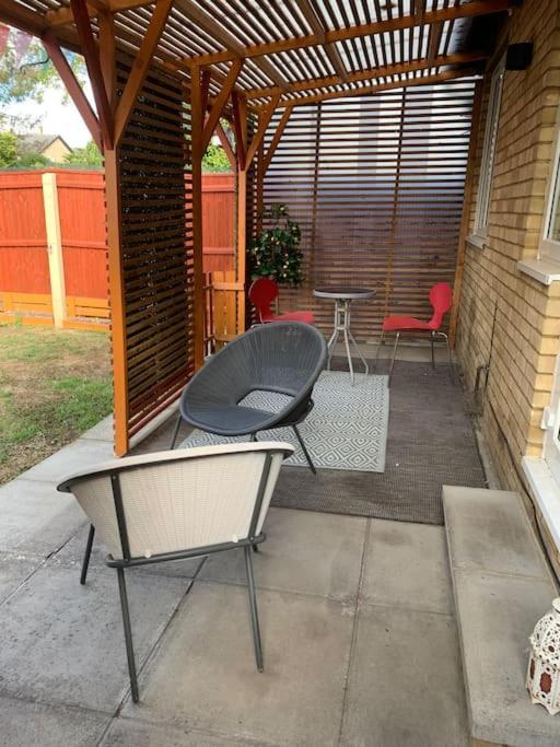 Vila Huntingdon Walk To Town Centre, Cosy, Free Parking Exteriér fotografie