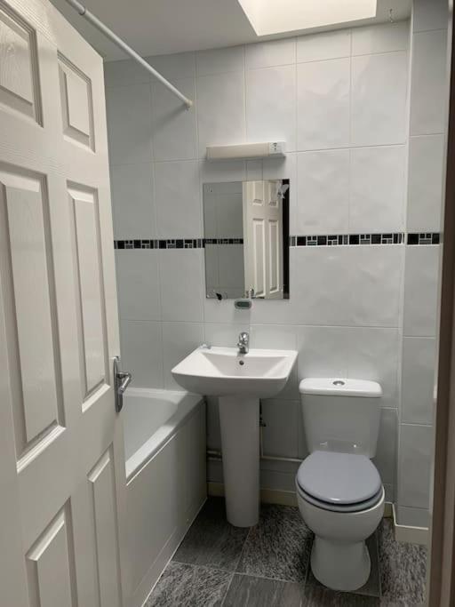 Vila Huntingdon Walk To Town Centre, Cosy, Free Parking Exteriér fotografie