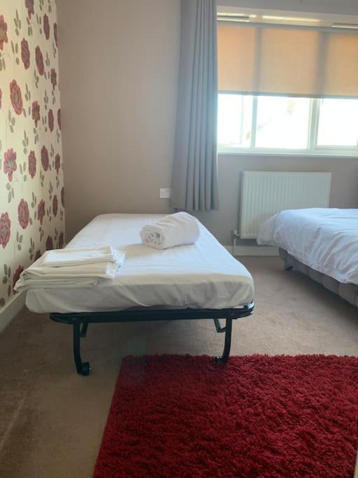 Vila Huntingdon Walk To Town Centre, Cosy, Free Parking Exteriér fotografie