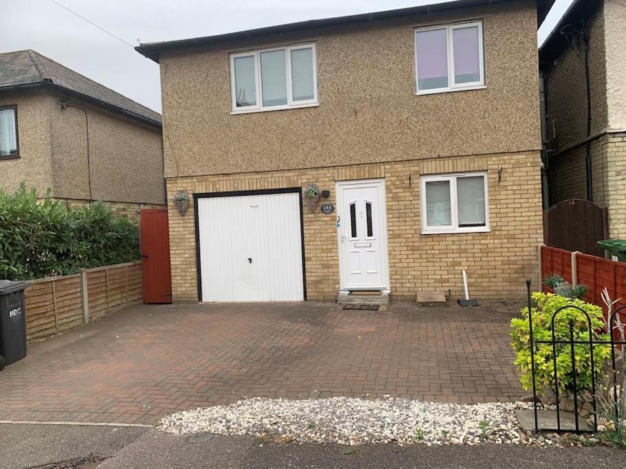 Vila Huntingdon Walk To Town Centre, Cosy, Free Parking Exteriér fotografie