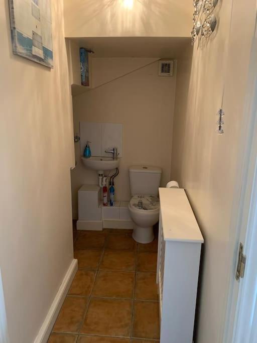 Vila Huntingdon Walk To Town Centre, Cosy, Free Parking Exteriér fotografie